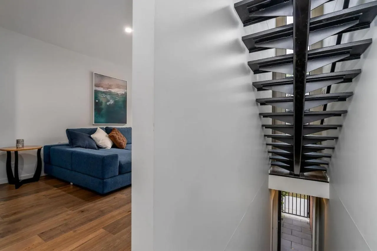 Contemporary Tri-Level Apt In A Prime Central Spot Canberra Australia